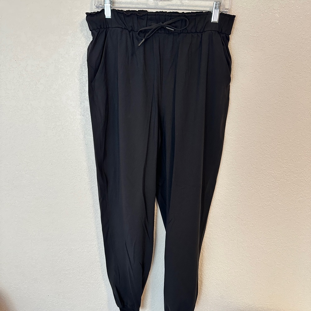 Lululemon High Waist Jogger Pant with Pockets size 8